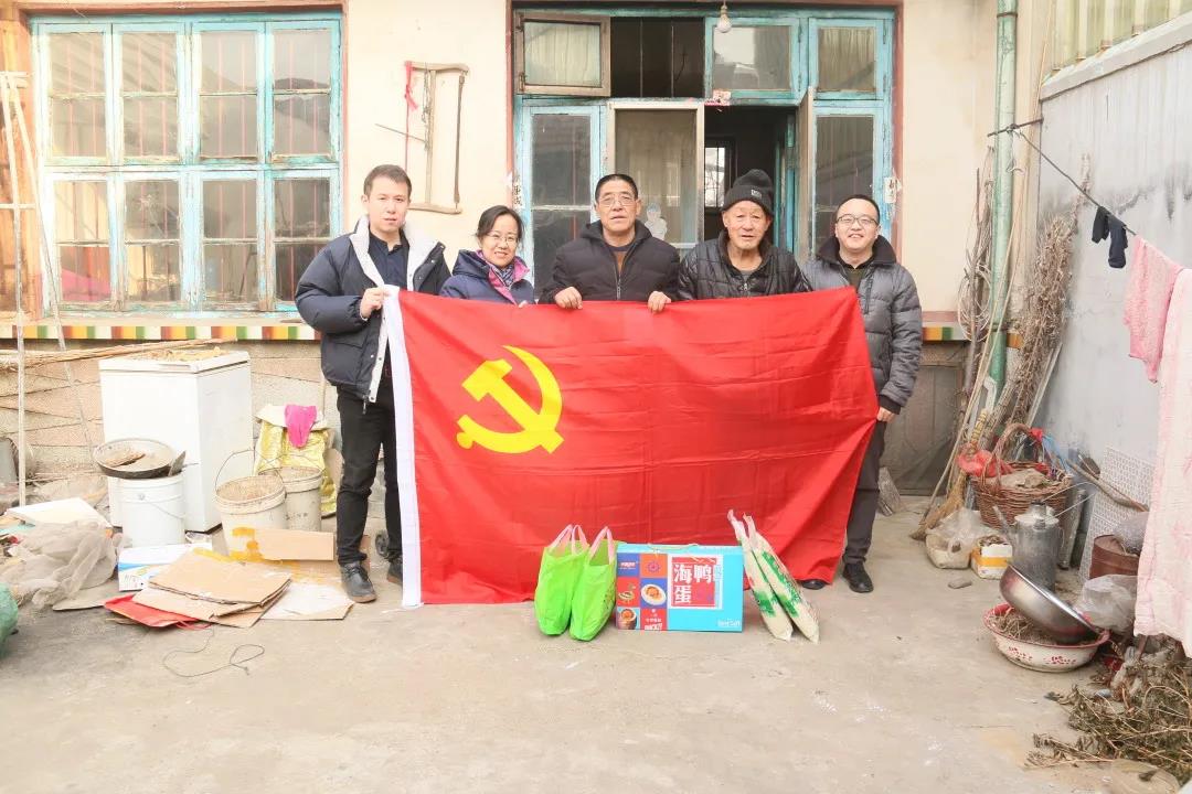 社會公益|德才集團(tuán)探望膠州市困難群眾，慰問送溫暖，關(guān)懷暖人心(圖1)