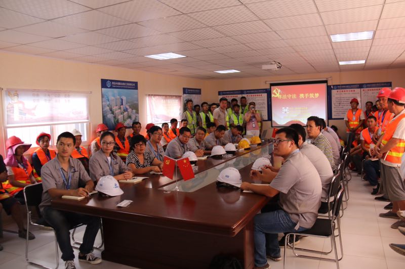 黨建做抓手，法律服務送工地(圖1)