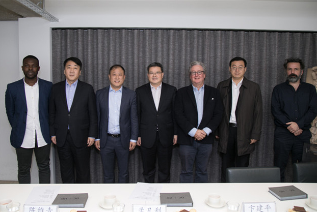 青島市長孟凡利對德才集團英國DC-HD設(shè)計院走訪調(diào)研(圖4)