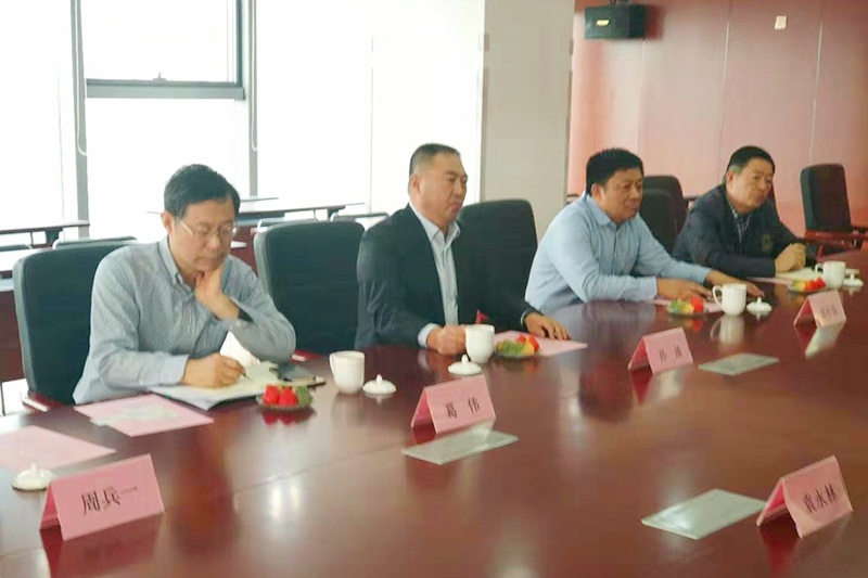 德才集團(tuán)董事長葉德才偕高管團(tuán)隊(duì)赴榮華建設(shè)集團(tuán)訪問交流(圖3)