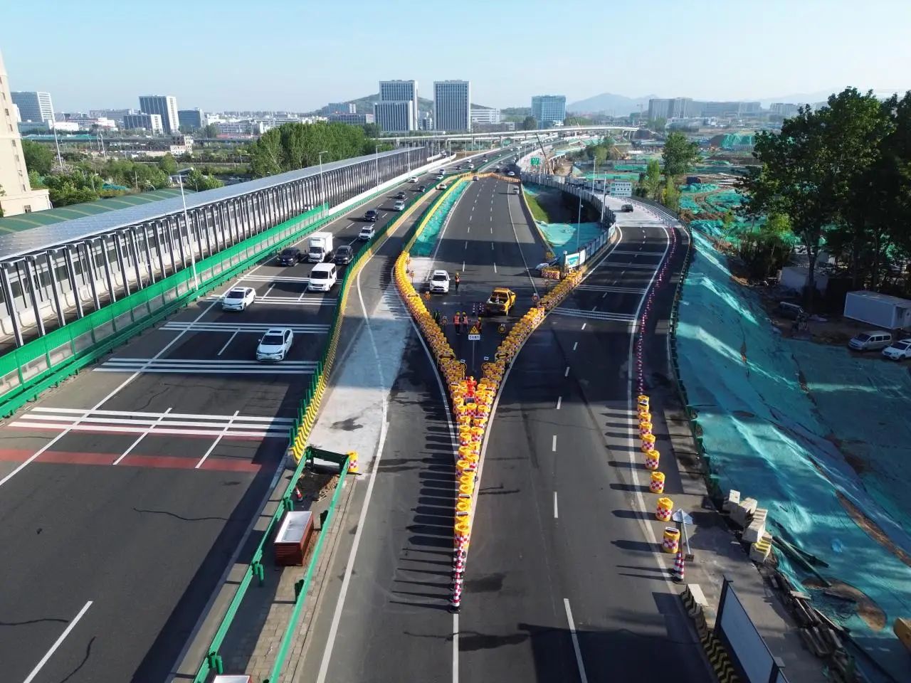 匠心凝筑 | 合肥路下穿青銀高速路基改橋項目東幅橋架梁工程順利完工(圖3) 匠心凝筑 | 合肥路下穿青銀高速路基改橋項目東幅橋架梁工程順利完工(圖3)